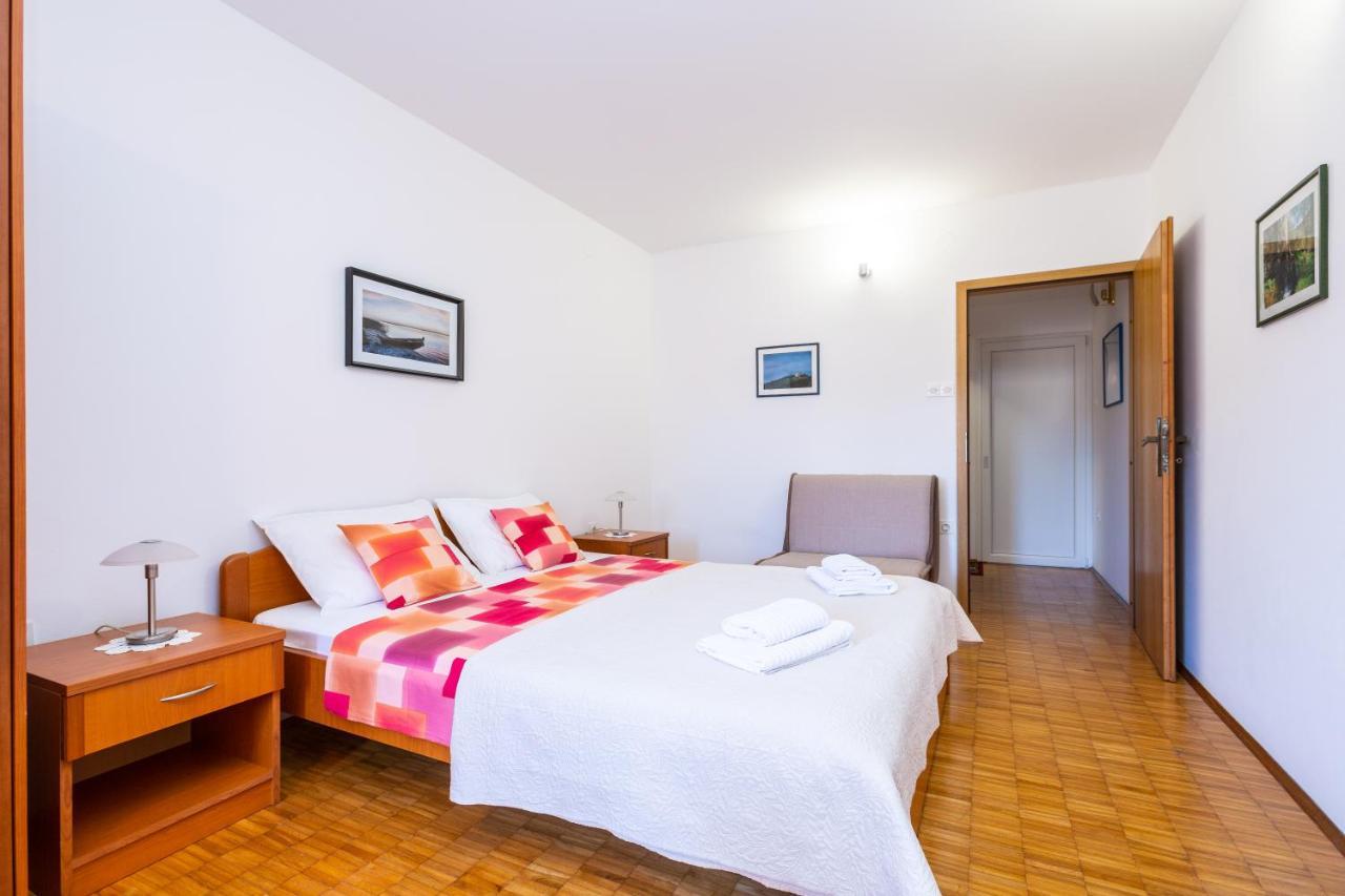 Apartment Maretic *