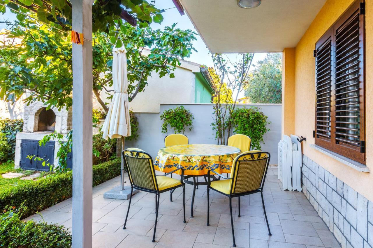 Apartment Maretic *